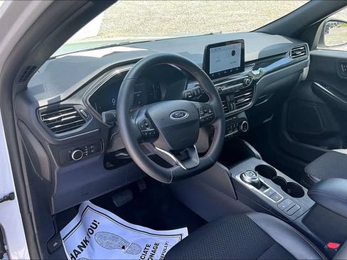 Used 2025 Ford Escape ST-Line FWD image 12