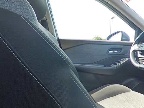 Used 2023 Nissan Rogue SV image 28