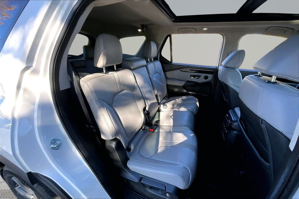 Used 2024 Honda Pilot Touring image 19