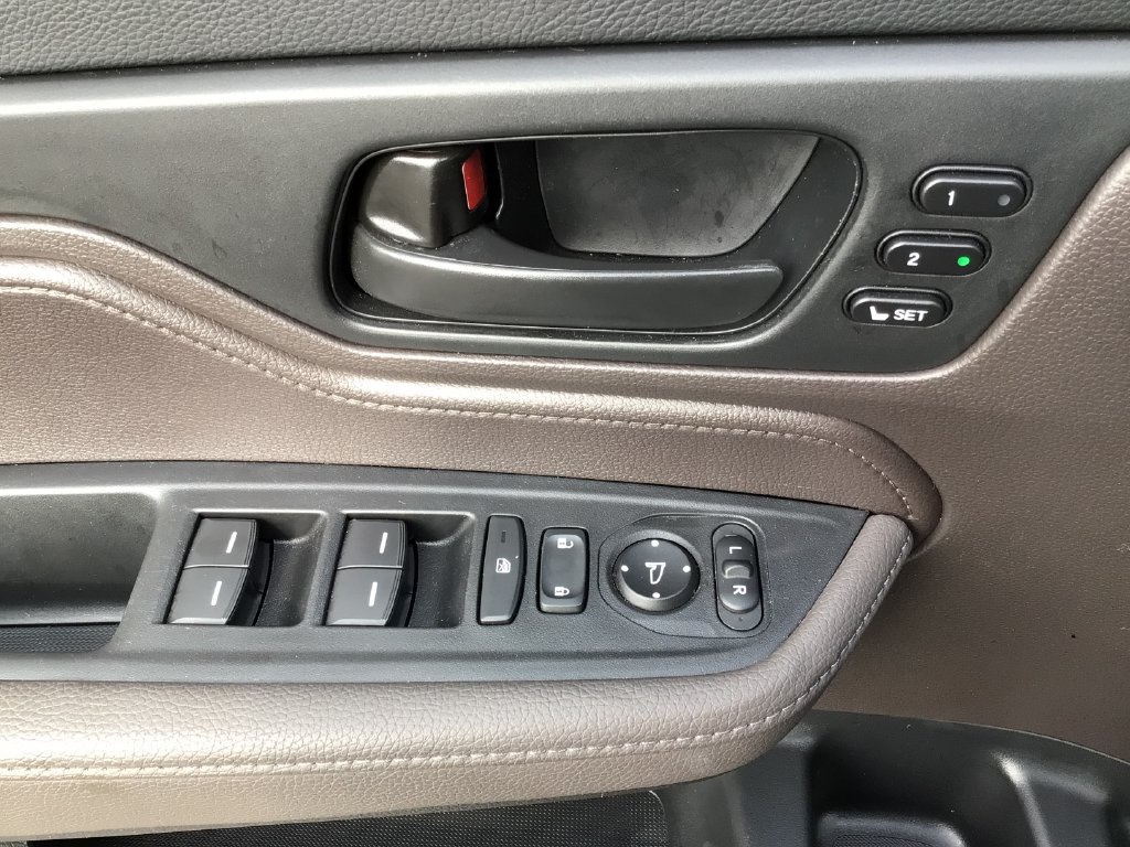 Used 2024 Honda Odyssey EX-L image 23
