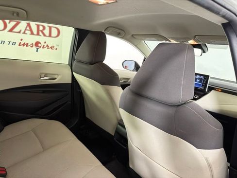 Used 2021 Toyota Corolla LE FWD image 19