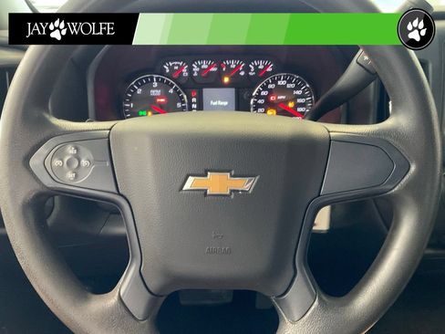 Used 2018 Chevrolet Silverado 1500 Custom w/ Custom Convenience Package AWD/4WD image 11