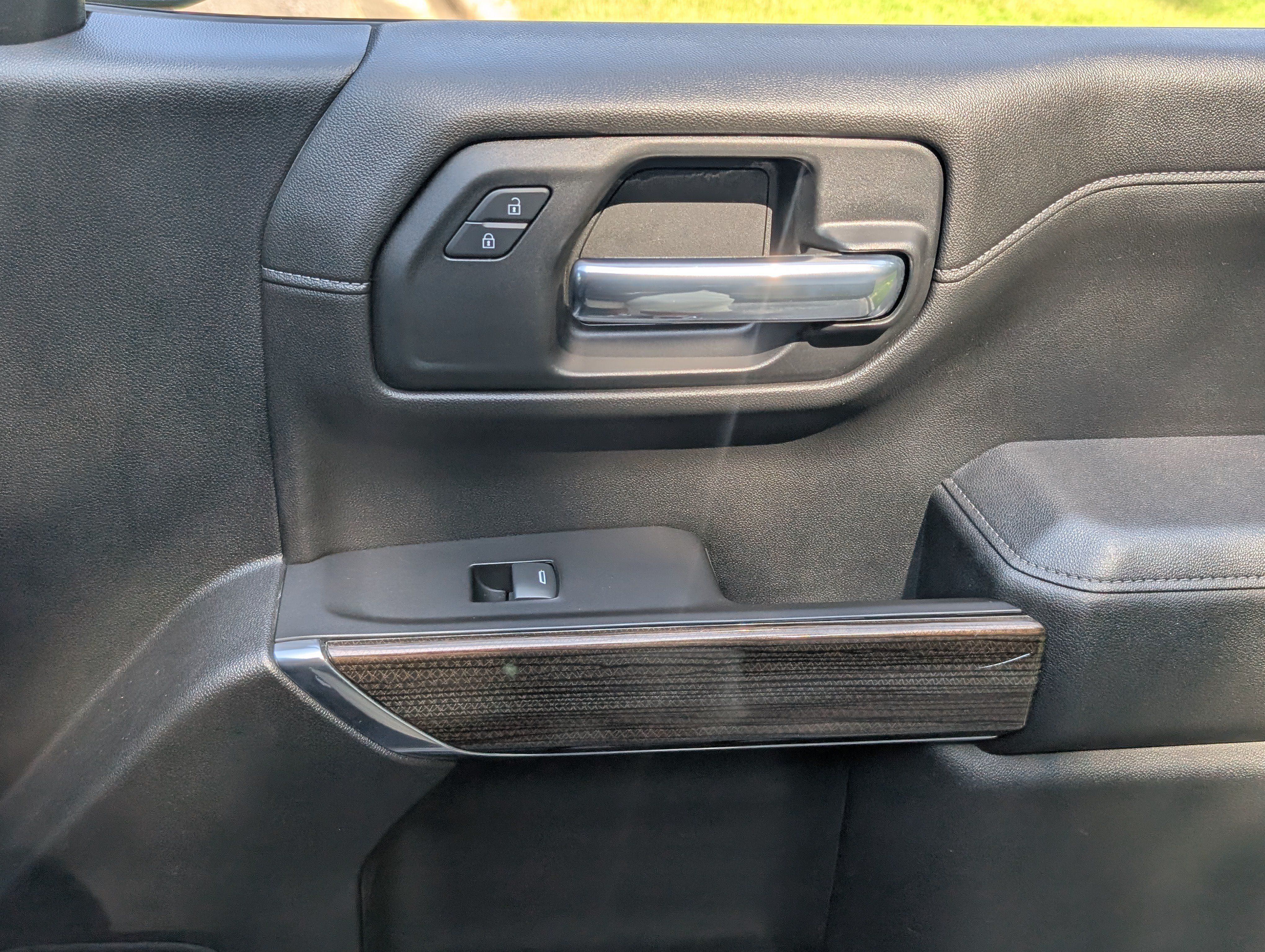 Used 2022 Chevrolet Silverado 1500 LT AWD/4WD image 21