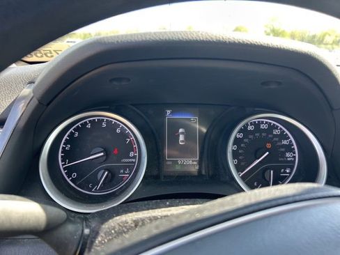 Used 2022 Toyota Camry LE FWD image 6