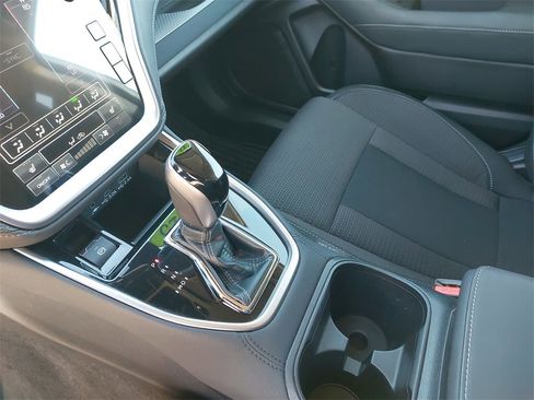 Used 2023 Subaru Outback Premium image 21