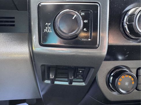 Used 2022 Ford F250 XLT w/ XLT Premium Package AWD/4WD image 20