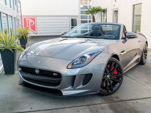 Used 2014 Jaguar F-TYPE S RWD image 3