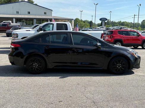 Used 2024 Toyota Corolla LE FWD image 3
