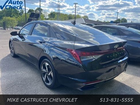 Used 2023 Hyundai Elantra Limited w/ Preferred Accessory Package FWD image 4