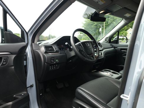 Used 2023 Honda Ridgeline RTL-E image 12
