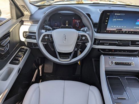New 2026 Lincoln Aviator Premiere image 17