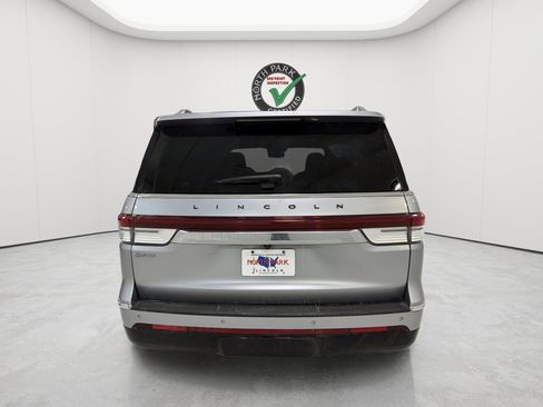 Used 2024 Lincoln Navigator Black Label AWD/4WD image 4