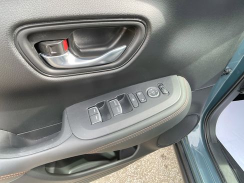 Certified 2025 Honda HR-V Sport image 13