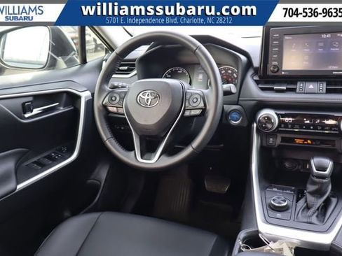 Used 2022 Toyota RAV4 XLE Premium image 14