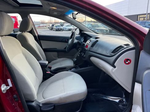 Used 2010 Kia Forte EX image 12