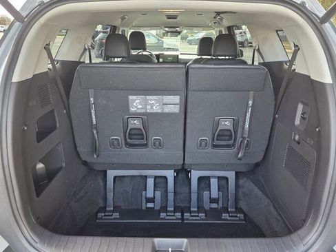 Used 2026 Kia Carnival EX image 12