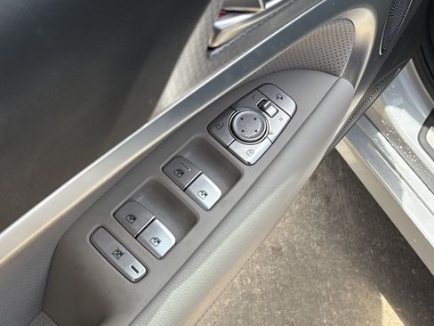 Used 2023 Genesis G70 2.0T w/ Sport Prestige Package RWD image 15