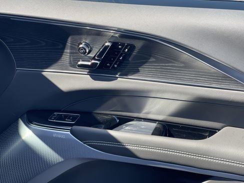 New 2025 Cadillac Lyriq Luxury image 10