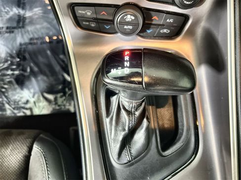 Used 2022 Dodge Challenger R/T w/ Plus Package image 20