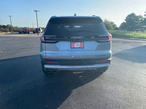 Used 2024 GMC Acadia Elevation w/ Luxury Package FWD image 6