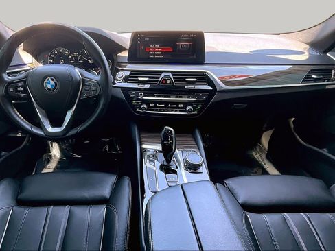 Used 2018 BMW 530i w/ Premium Package RWD image 15