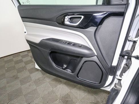 Used 2022 Jeep Compass Limited image 35