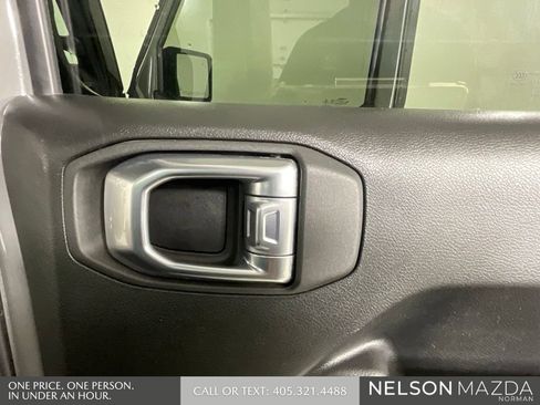 Used 2021 Jeep Gladiator Rubicon AWD/4WD image 23