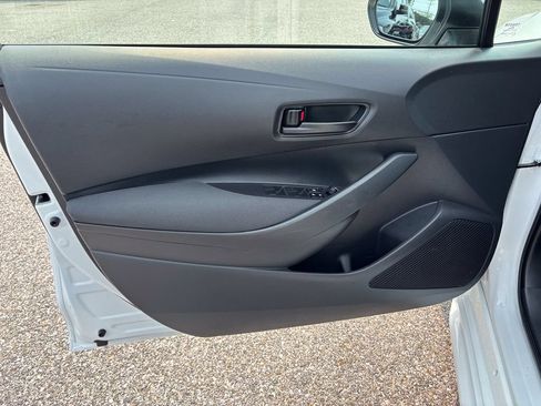 Used 2025 Toyota Corolla LE FWD image 15