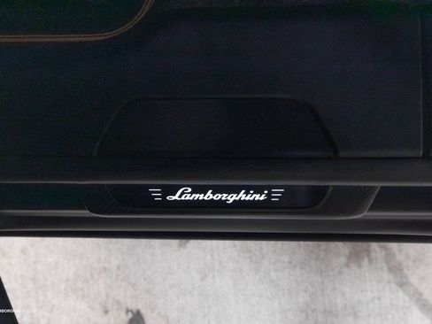 Used 2024 Lamborghini Urus S AWD/4WD image 35