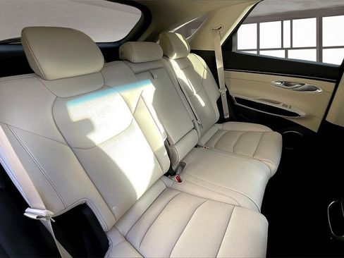 Used 2025 Genesis GV70 2.5T image 20