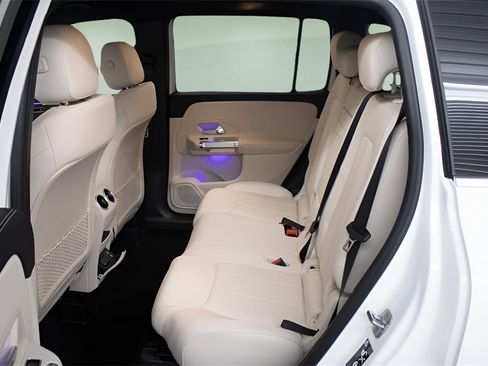 Used 2025 Mercedes-Benz GLB 250 image 25