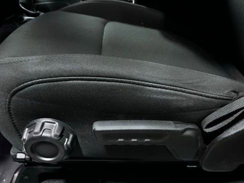 Used 2022 Jeep Wrangler Unlimited Sahara image 23