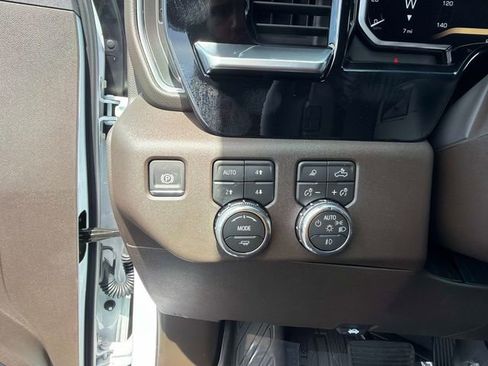 New 2026 GMC Sierra 1500 SLT w/ SLT Premium Plus Package AWD/4WD image 30