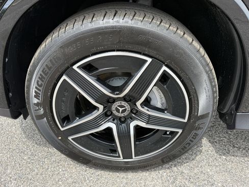 New 2026 Mercedes-Benz GLC 300 image 9