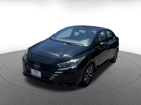 Used 2025 Nissan Versa SV FWD image 7