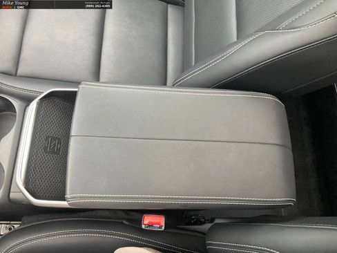Used 2025 GMC Terrain Elevation w/ Elevation Premium Package AWD/4WD image 38
