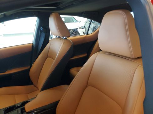 Used 2025 Lexus IS 350 F Sport image 21