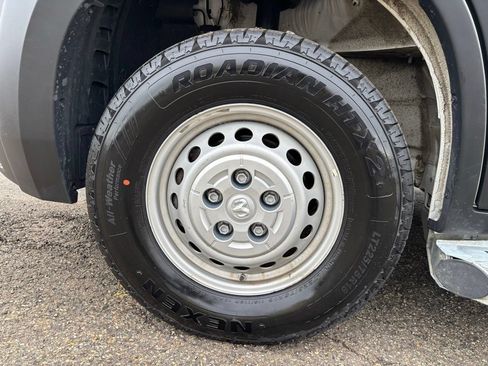 Used 2025 RAM ProMaster 2500 w/ U-Haul Equipment Group FWD image 18