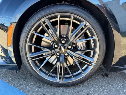 Used 2018 Chevrolet Camaro ZL1 image 14