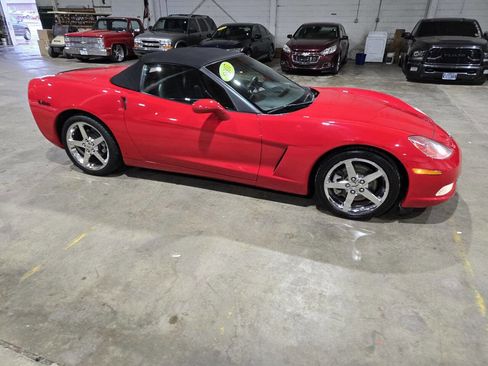 Used 2007 Chevrolet Corvette Convertible w/ Preferred Equipment Group image 16