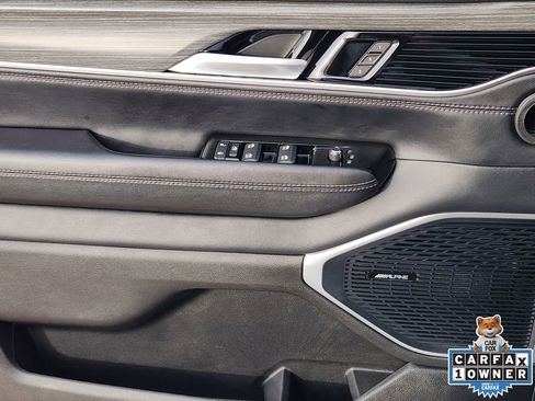 Used 2024 Jeep Wagoneer Series II image 28