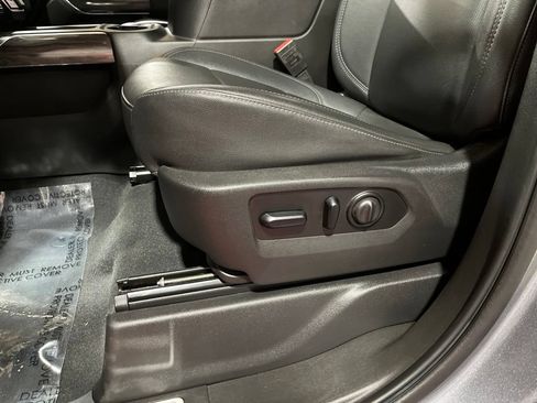 Certified 2021 Chevrolet Silverado 1500 LTZ AWD/4WD image 16