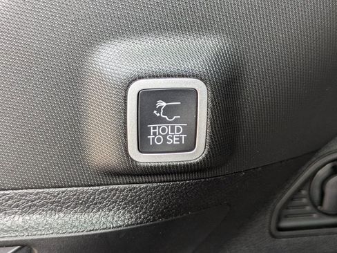 New 2025 Jeep Grand Cherokee Limited w/ Black Appearance Package image 13