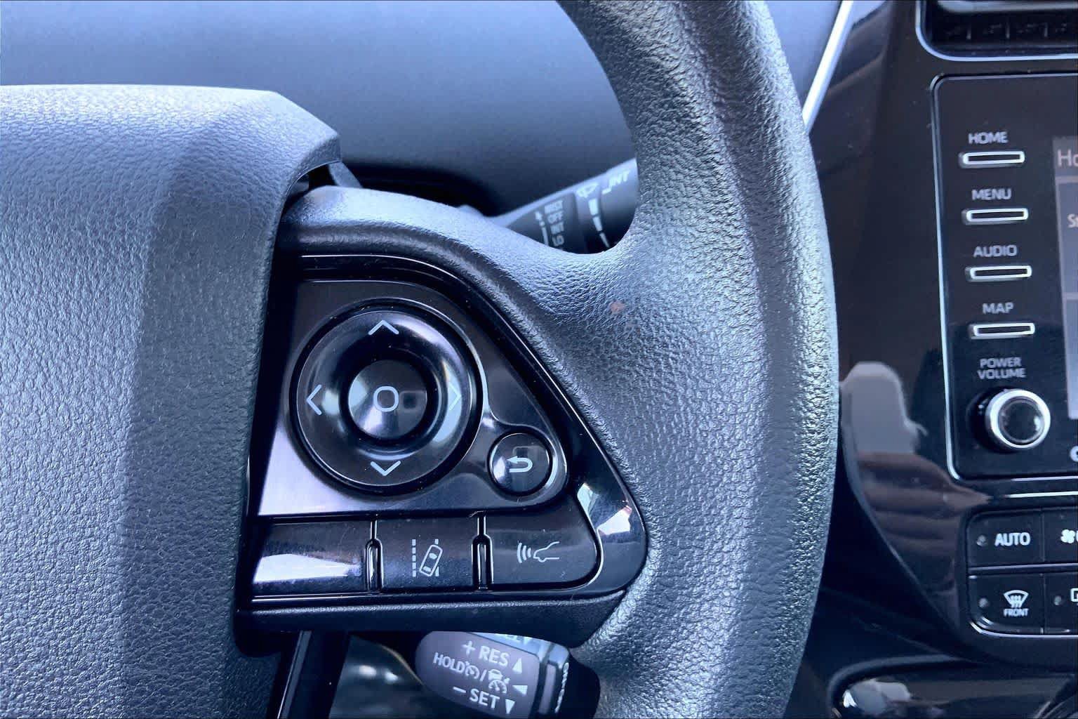 Used 2022 Toyota Prius LE FWD image 22