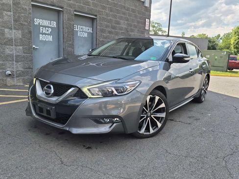 Used 2017 Nissan Maxima SR FWD image 1