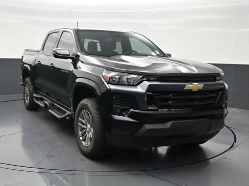 Used 2024 Chevrolet Colorado LT w/ LT Convenience Package RWD image 8