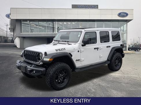 Used 2025 Jeep Wrangler Unlimited Sport AWD/4WD image 3