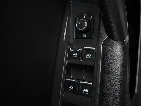 Used 2020 Volkswagen Tiguan S image 21