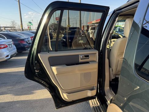 Used 2014 Ford Expedition XLT w/ Equipment Group 201A image 19