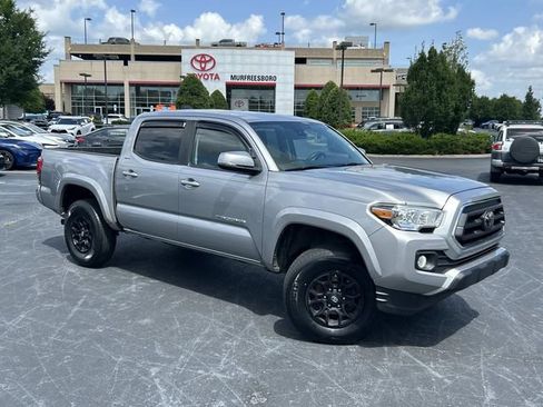 Used 2020 Toyota Tacoma SR5 w/ Technology Package AWD/4WD image 2